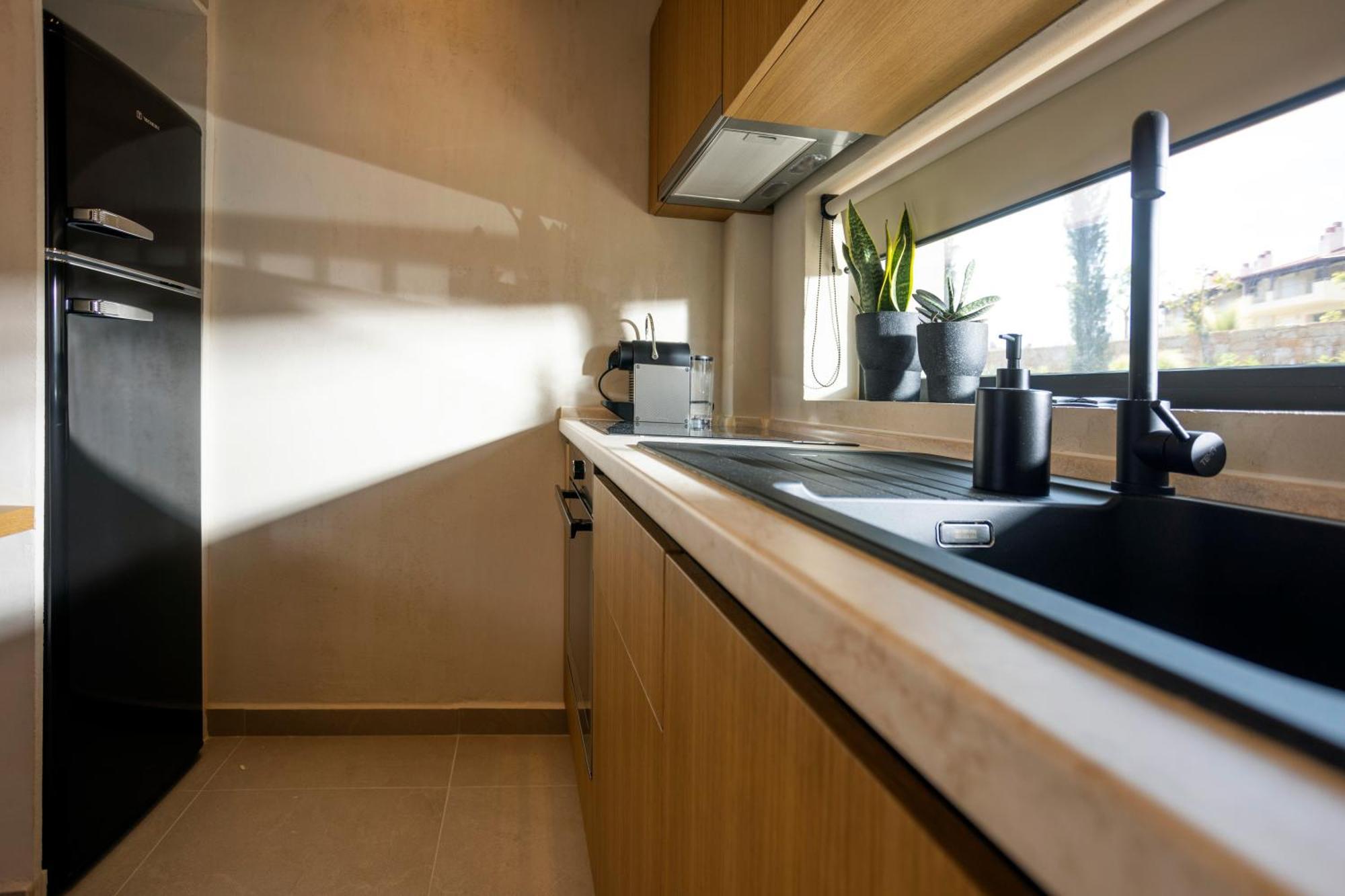 Pnoes Luxury Suites Палиурион Екстериор снимка