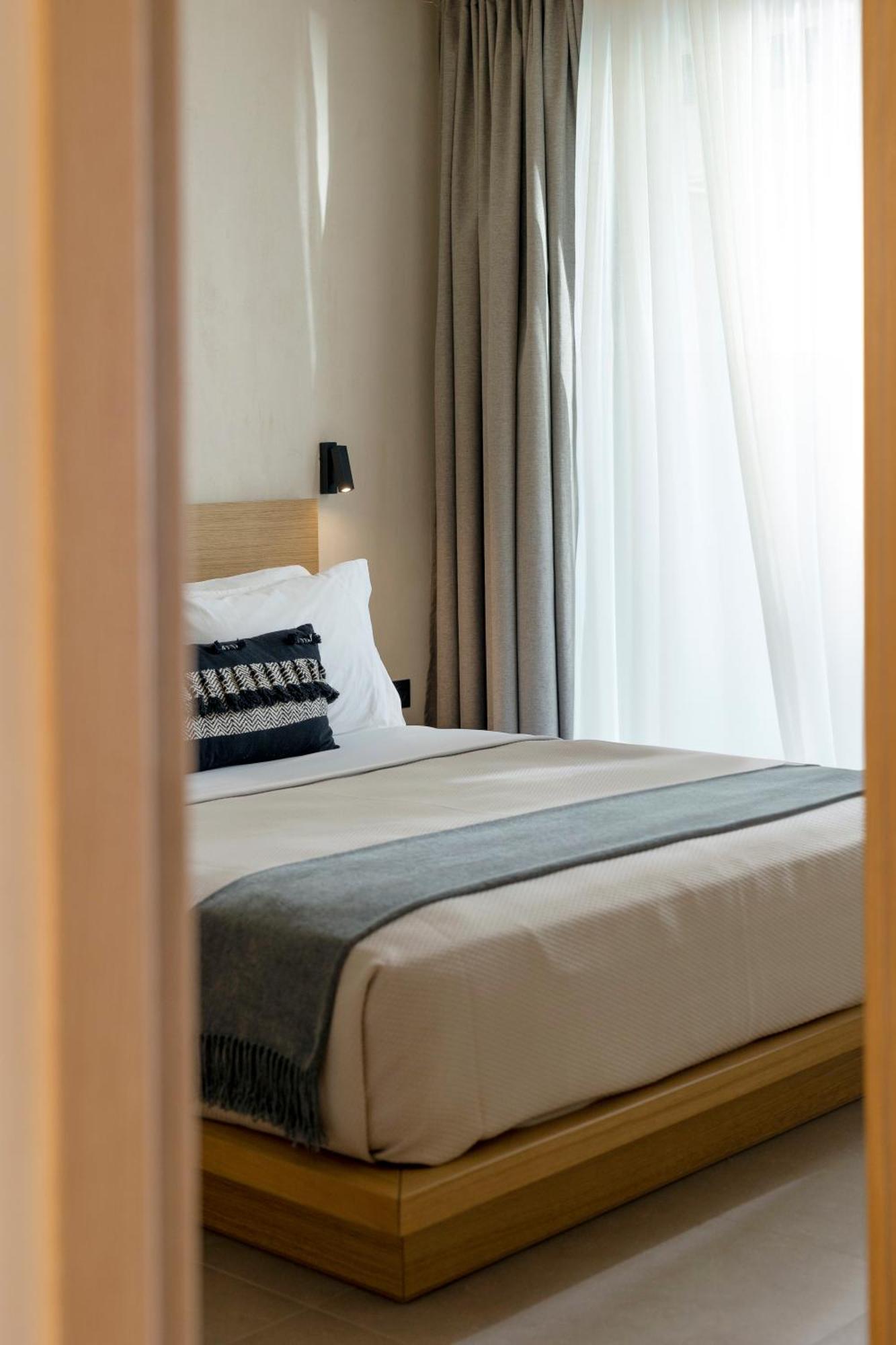 Pnoes Luxury Suites Палиурион Екстериор снимка