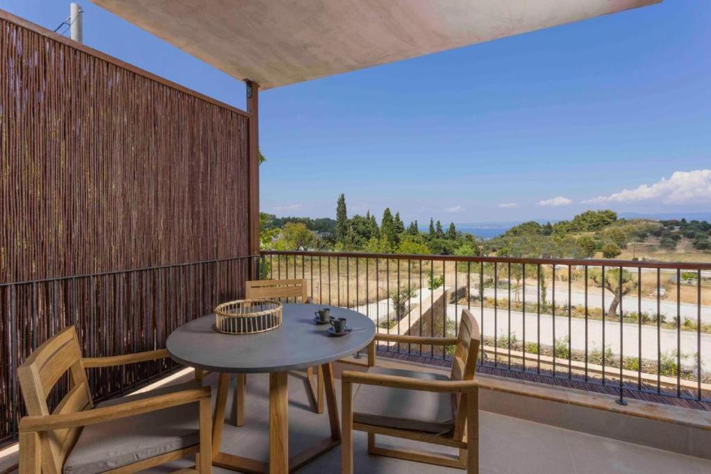 Pnoes Luxury Suites Палиурион Екстериор снимка