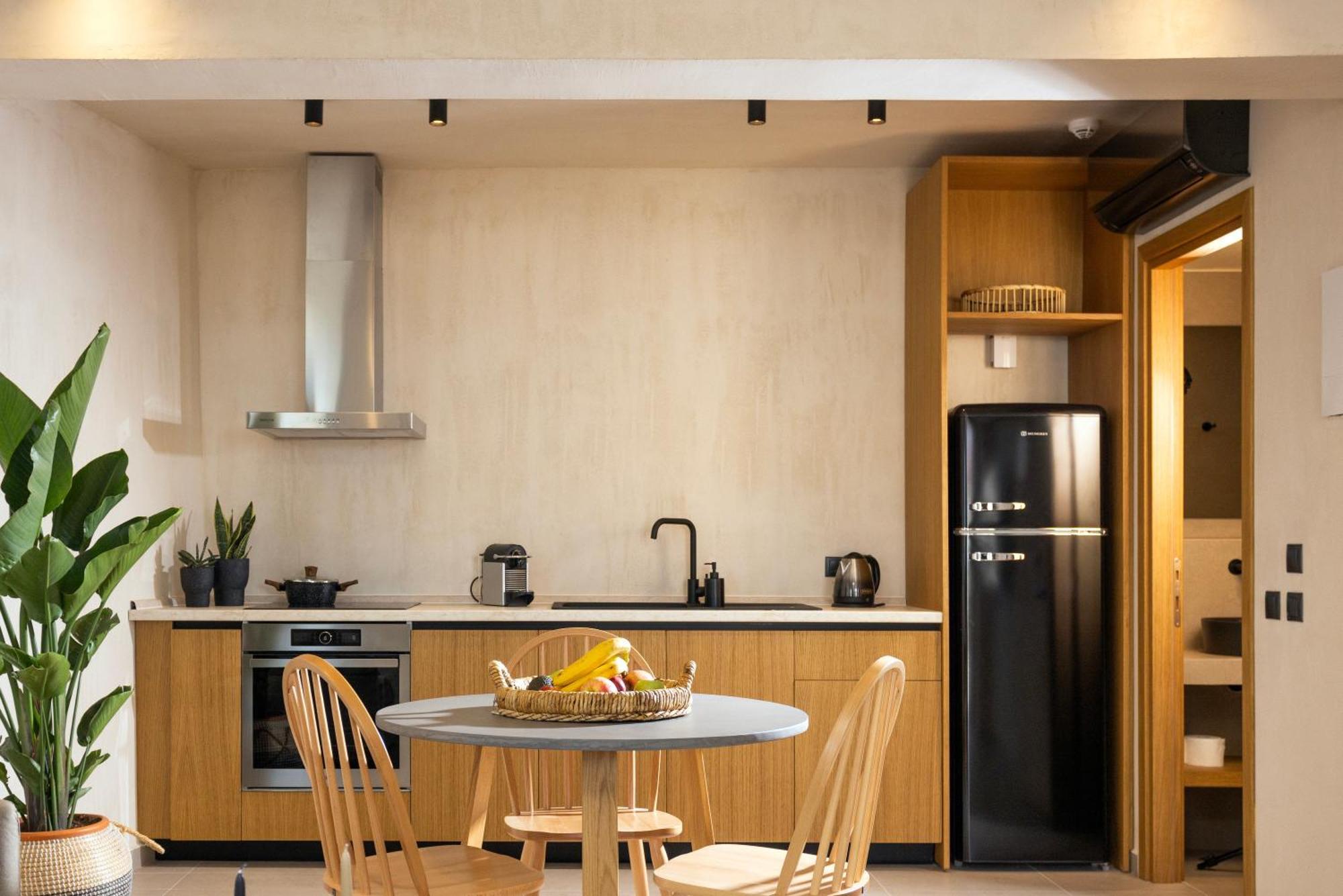 Pnoes Luxury Suites Палиурион Екстериор снимка